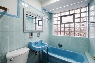 2531 W Lunt Ave, Unit 2 in Chicago, IL - Building Photo - Building Photo