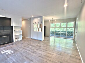 1111 NE 112th Ave in Portland, OR - Building Photo - Building Photo