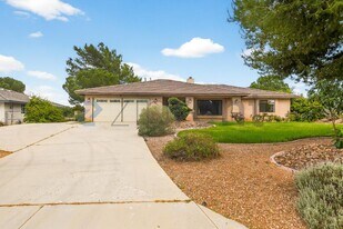 7211 Amanda Way in Hesperia, CA - Building Photo