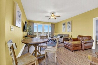 9800 S Thomas Dr in Panama City Beach, FL - Building Photo - Building Photo