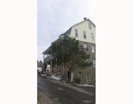 419-421 S Washington St in Butler, PA - Building Photo