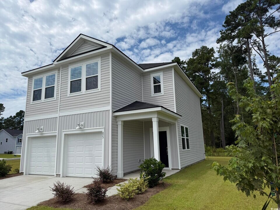 453 Falling Leaf Lp in Myrtle Beach, SC - Building Photo