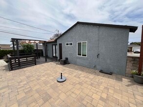 2015 Trudie Dr in Rancho Palos Verdes, CA - Foto de edificio - Building Photo
