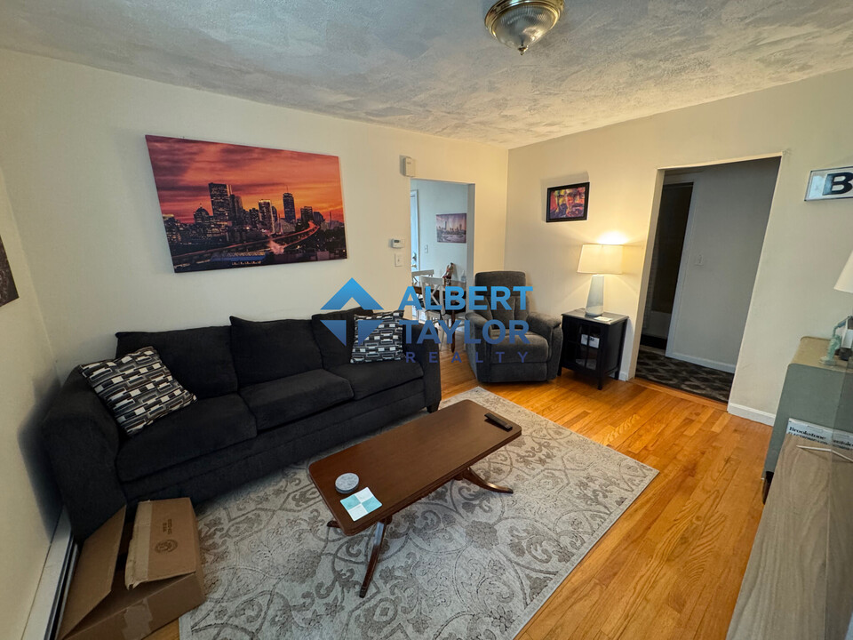 27 Mount Vernon St, Unit 27 in Somerville, MA - Building Photo