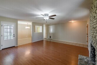 11205 Slippery Elm Trail in Austin, TX - Building Photo - Building Photo