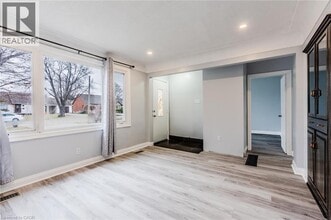 106 Eleanor Ave in Hamilton, ON - Building Photo - Building Photo