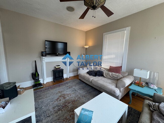 68 Calumet St, Unit 3 in Boston, MA - Building Photo - Building Photo