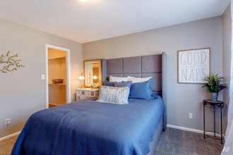 Ascend at Red Rocks in Lakewood, CO - Foto de edificio - Building Photo
