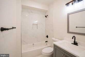 2022 N 5th St-Unit -UNIT 1 in Philadelphia, PA - Building Photo - Building Photo
