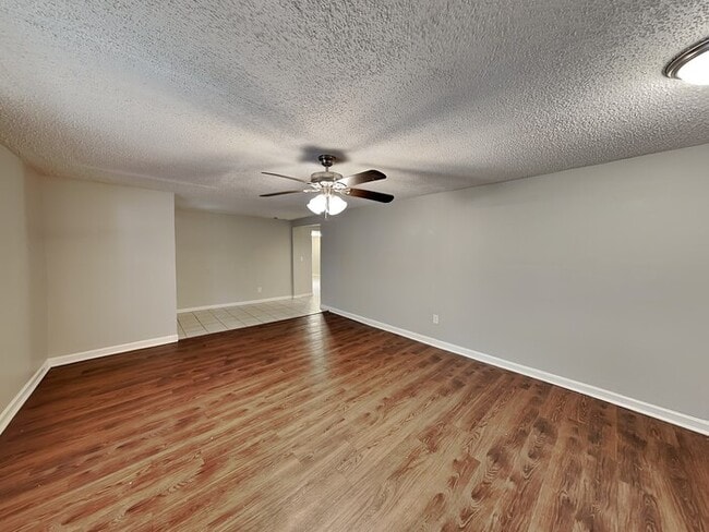 1111 North St in Green Cove Springs, FL - Foto de edificio - Building Photo