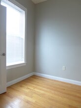 50 Dudley St, Unit 2 in Boston, MA - Foto de edificio - Building Photo