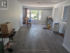 121 Pindar Crescent in Toronto, ON - Building Photo - Building Photo