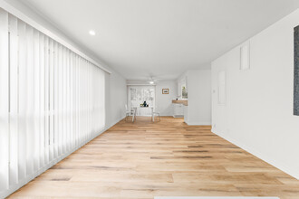5943 Carlton Way in Los Angeles, CA - Building Photo - Building Photo