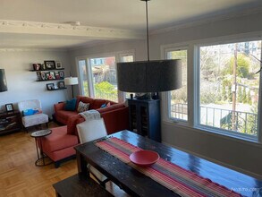 215 Evelyn Way in San Francisco, CA - Building Photo - Building Photo