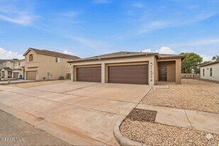 11500 Summer Dr in Socorro, TX - Building Photo
