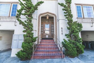 840 York Apartments in Oakland, CA - Building Photo - Building Photo