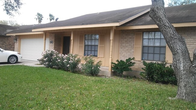2401 Mariposa Ln in Harlingen, TX - Building Photo - Building Photo