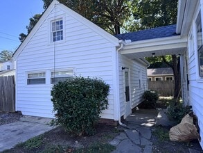 1105 W Rock Spring Rd in Greenville, NC - Building Photo - Building Photo