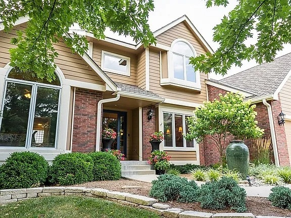 property at 3728 SW Stonybrook Dr