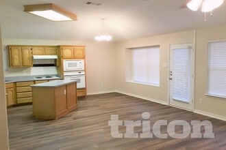 1558 Aberdeen Dr in Lancaster, TX - Building Photo - Building Photo