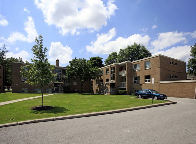 Greenrock at Wingreen Court in Toronto, ON - Building Photo - Building Photo