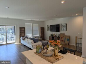 610 Percy Pl in Manassas Park, VA - Building Photo - Building Photo