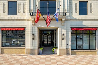 Pershing Building in Kansas City, MO - Foto de edificio - Building Photo
