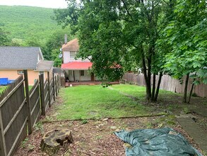 421 E Railroad St in Nesquehoning, PA - Building Photo - Building Photo