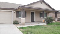 1805 Hermosa Ave in Tulare, CA - Building Photo - Building Photo