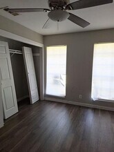 9508 N Creek Dr in Austin, TX - Foto de edificio - Building Photo