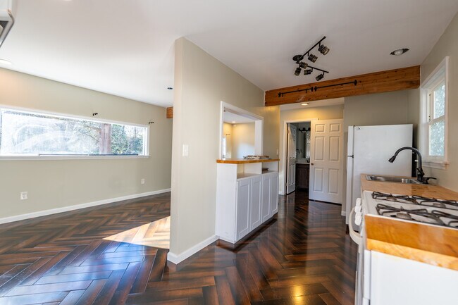 property at 341 Little John Dr NW