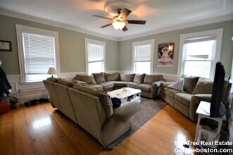 57 Riverdale St in Boston, MA - Foto de edificio - Building Photo