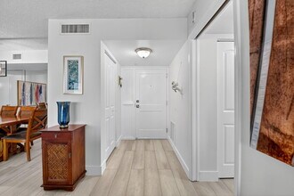 3400 N Ocean Dr in Riviera Beach, FL - Foto de edificio - Building Photo