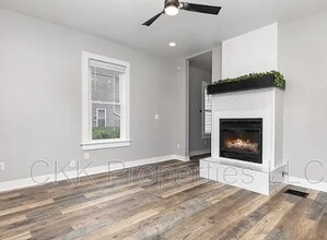 4916 Jameson St in Cincinnati, OH - Foto de edificio - Building Photo