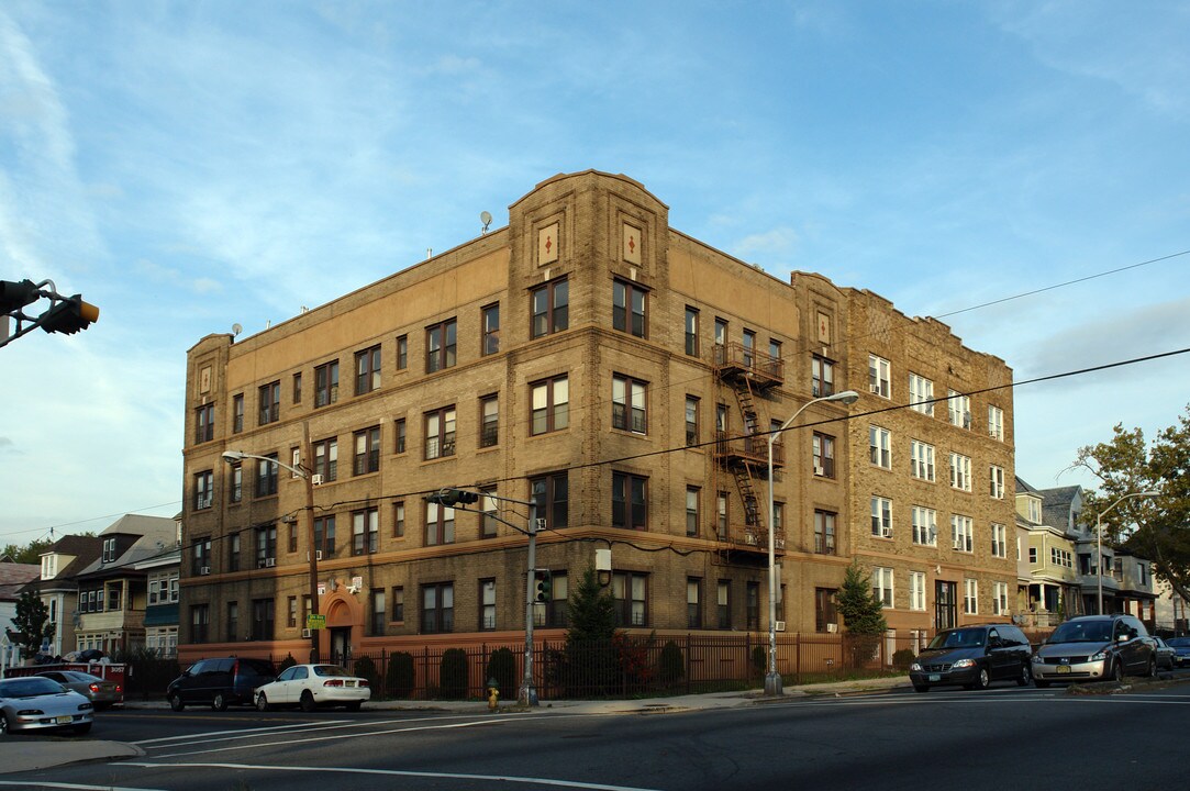 329-331 Park Ave in Newark, NJ - Foto de edificio