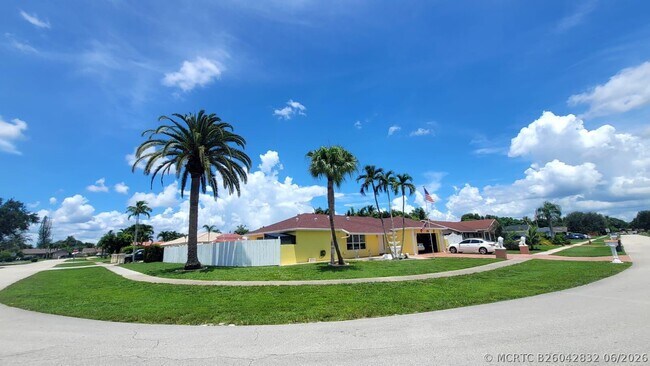 1283 Larch Way