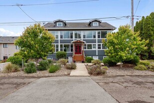 864 S 5th St in Coos Bay, OR - Building Photo