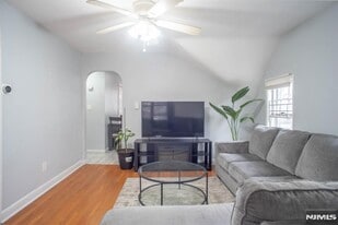 94 Liberty St in Lodi, NJ - Building Photo