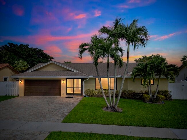 19508 Hampton Dr in Boca Raton, FL - Building Photo - Building Photo