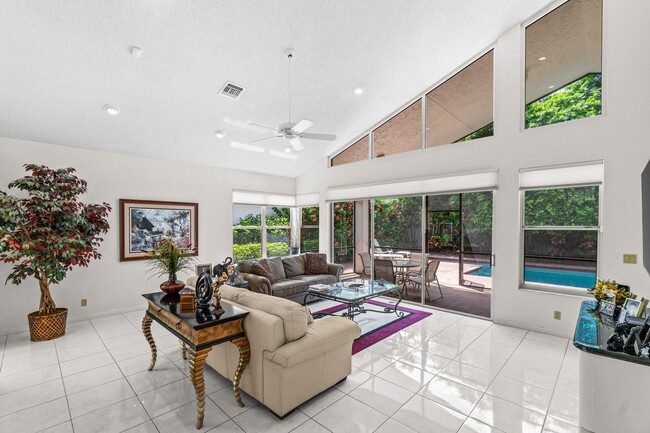 2082 NW 56th St in Boca Raton, FL - Building Photo - Building Photo