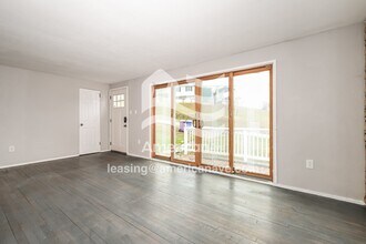 125 Scott Rd in Pittsburgh, PA - Building Photo - Building Photo