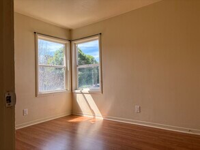 124 Lewelling Blvd, Unit 124 in Ashland, CA - Building Photo - Building Photo