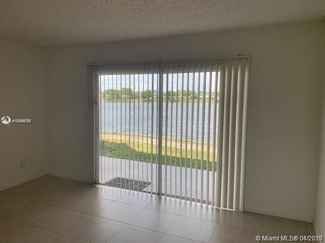 3425 NW 44th St-Unit -10G in Lauderdale Lakes, FL - Building Photo - Building Photo