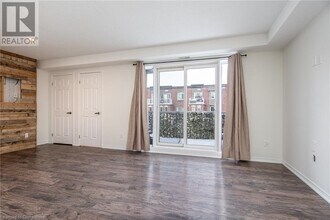 30 Sienna St in Kitchener, ON - Building Photo - Building Photo