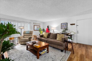 2103 Voorhees Ave, Unit 3 Apartments