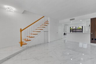 1917 SW 107th Ave in Miami, FL - Building Photo - Building Photo