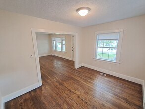 1209 S Greene St in Greenville, NC - Foto de edificio - Building Photo