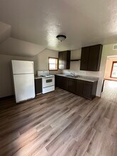 408 N Main St, Unit 408 1-2 in Black Creek, WI - Building Photo - Building Photo