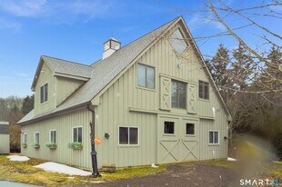 3 Fox Run in Sherman, CT - Building Photo