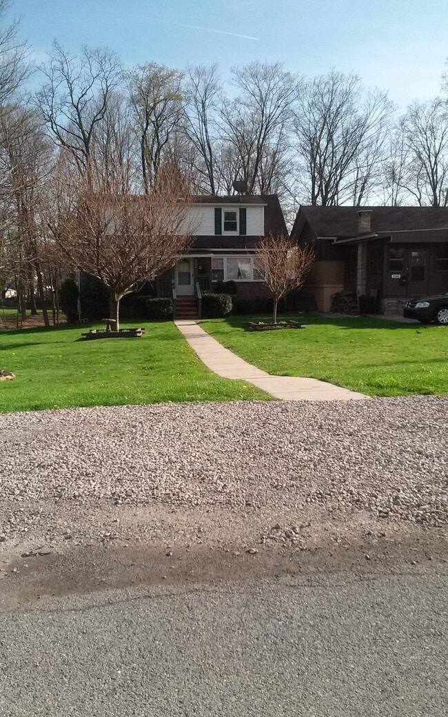 2044 Belton St, Unit 2 in Johnstown, PA - Building Photo - Building Photo